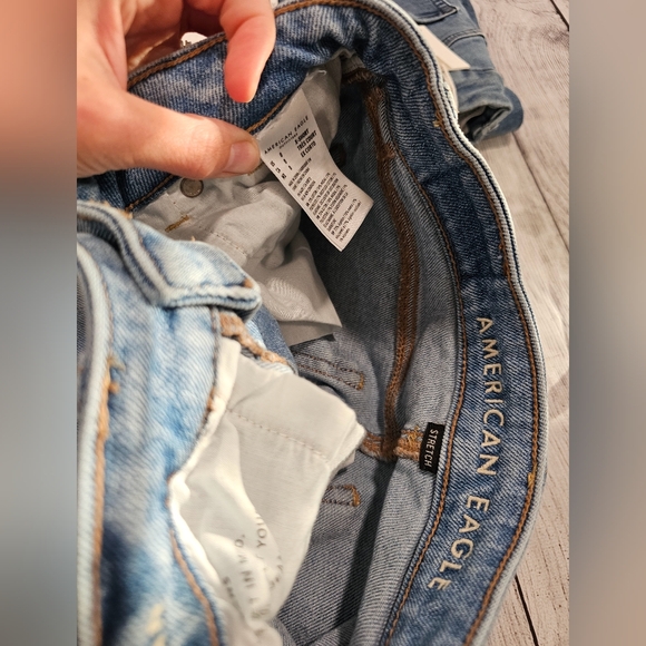 American Eagle distressed mom jeans - Picture 2 of 7